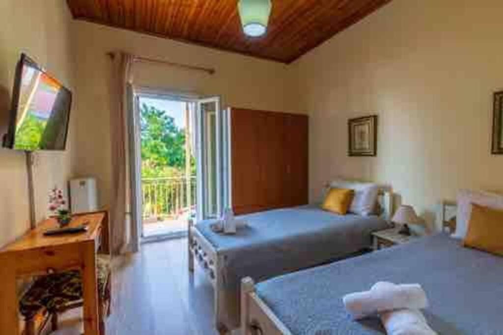 Kiki'S Beautiful House On Famous Village Πεντάτιο Εξωτερικό φωτογραφία